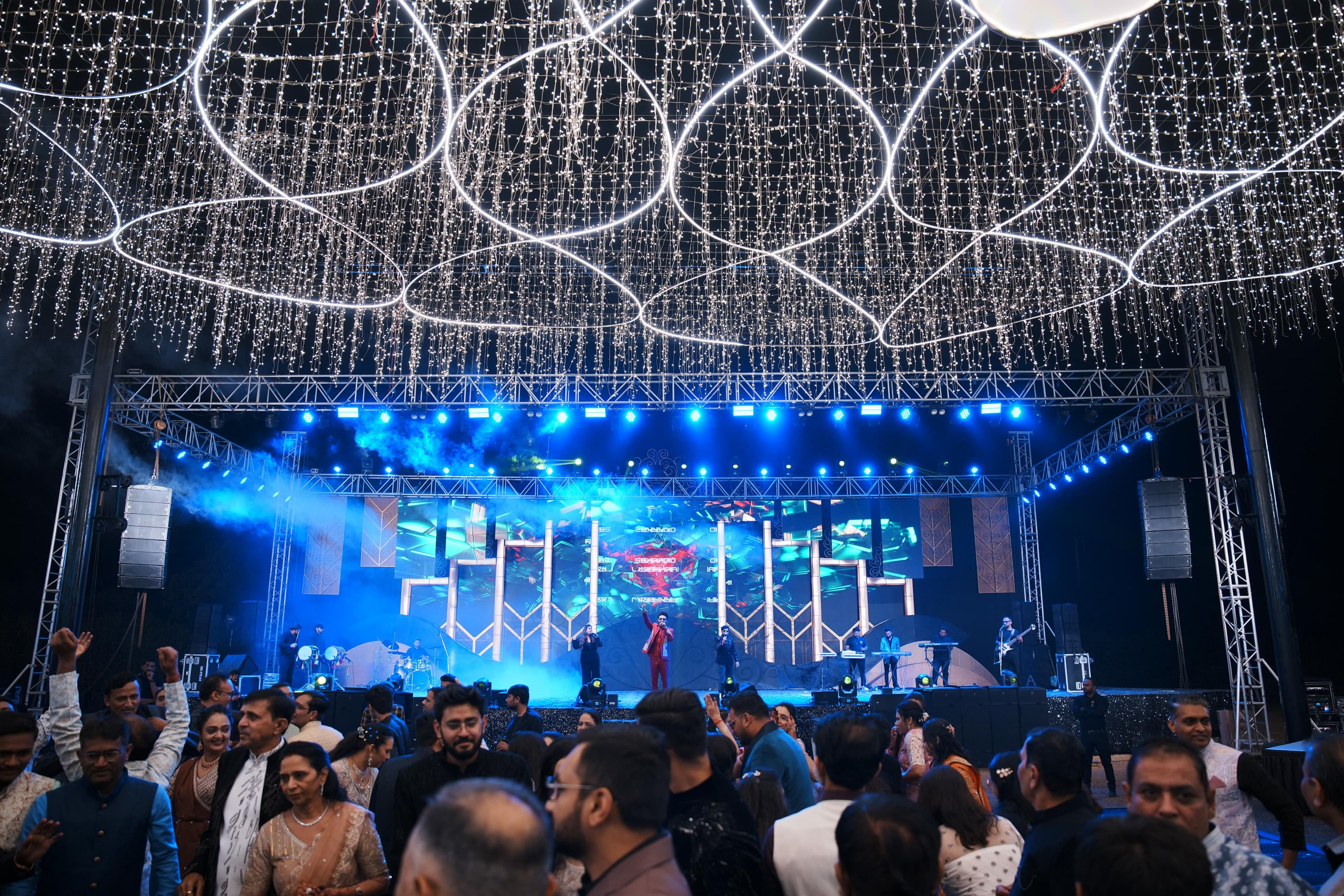 Sharad Lashkari live performance gallery image 4