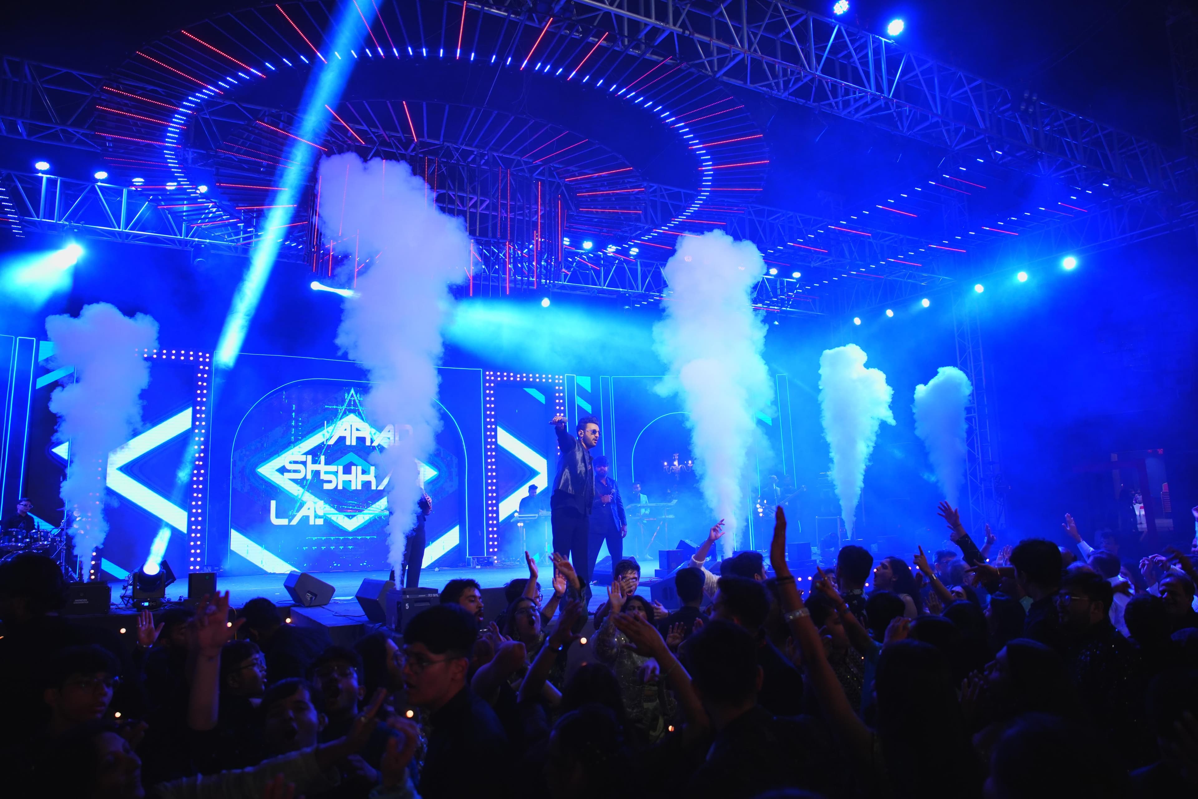 Sharad Lashkari live performance gallery image 21
